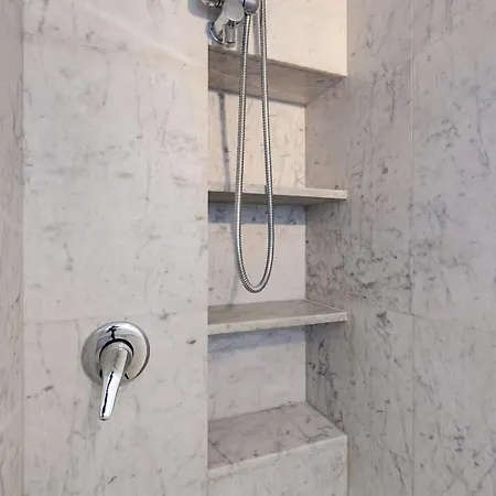 Condotti Loft شقة *